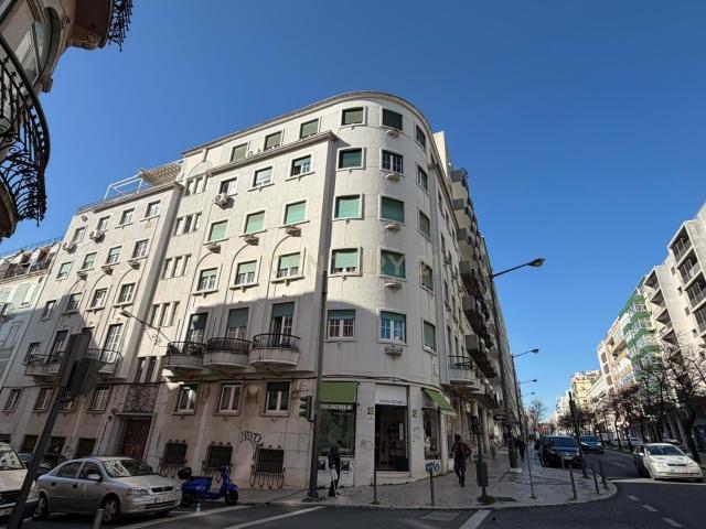 Apartamento T4 para Recuperação em Arroios, Lisboa
