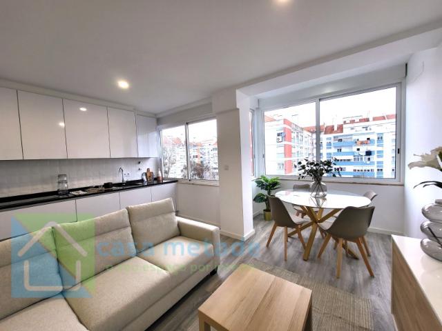 Apartamento T4 para venda em Benfica