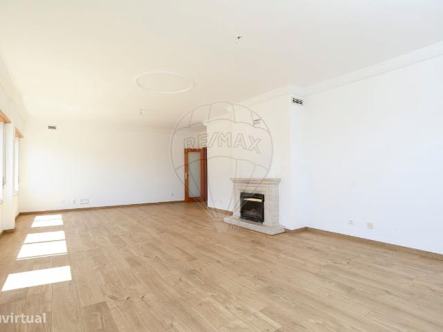 Apartamento T4 para venda