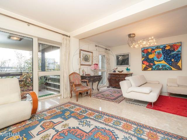 Apartamento T4 para venda