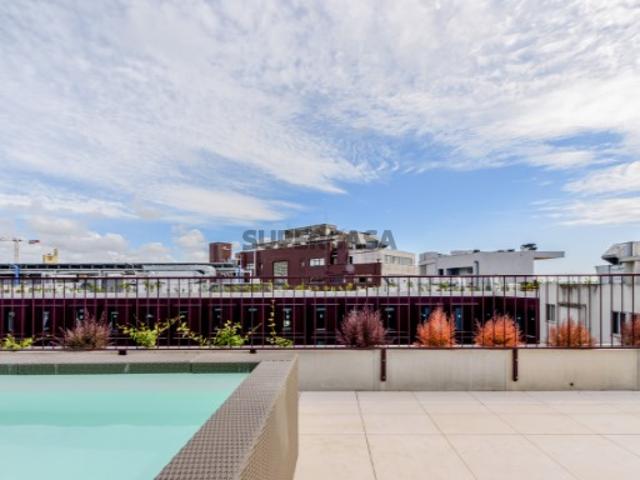 Apartamento T4, penthouse, com garagem, Bonjardim, Porto
