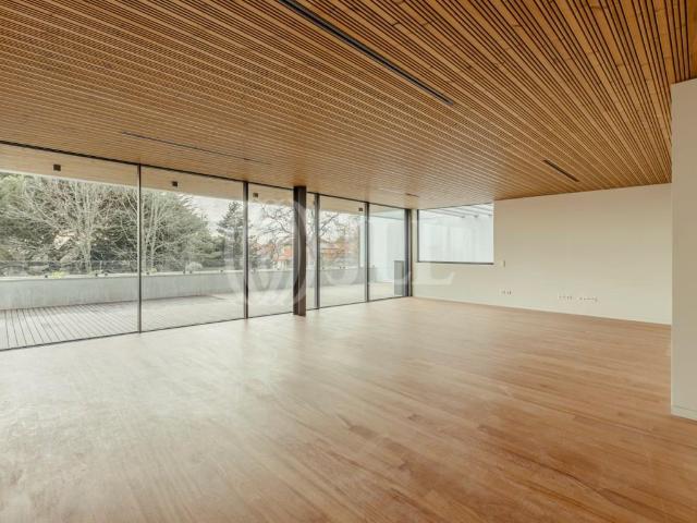 Apartamento T4, penthouse, com terraço, na Foz, Porto 0m² Aldoar, Foz do Douro e Nevogilde