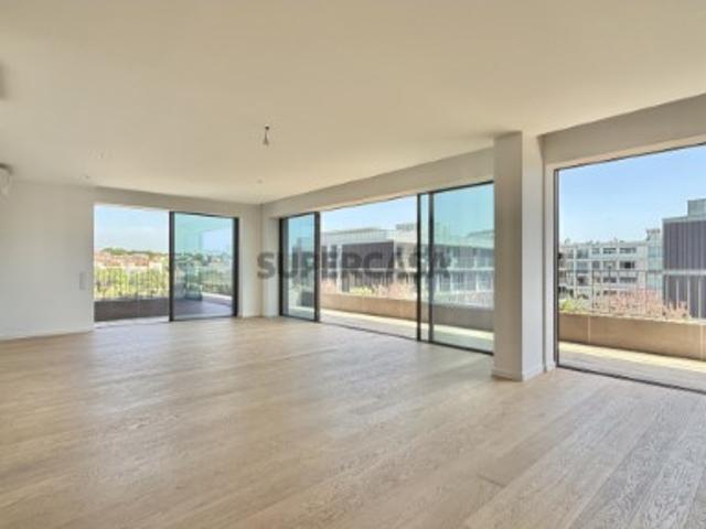 Apartamento T4 penthouse/cobertura com garagem e varanda para comprar em Matosinhos Sul Porto