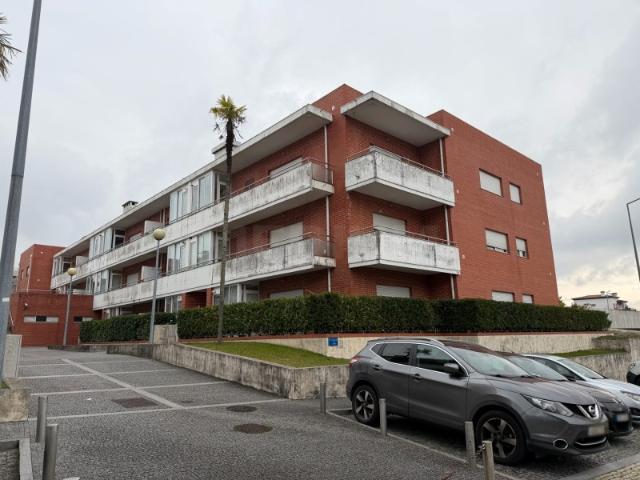 Apartamento T4 perto da cidade