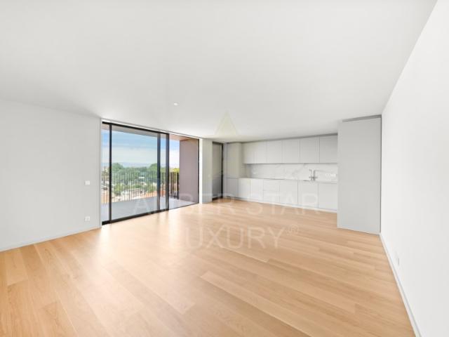 Apartamento T4 Premium com 2 Suítes e Segurança 24h