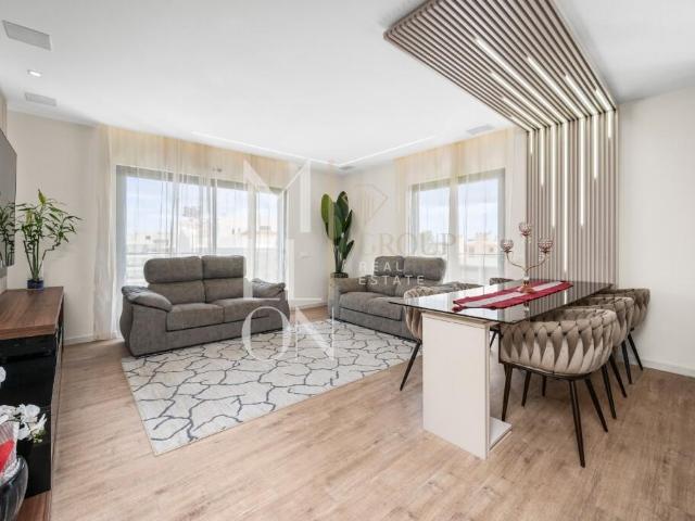 Apartamento T4 Premium Mobilado com Terraço, BBQ e 3 Suites – Urbanização do Fojo, Portimão
