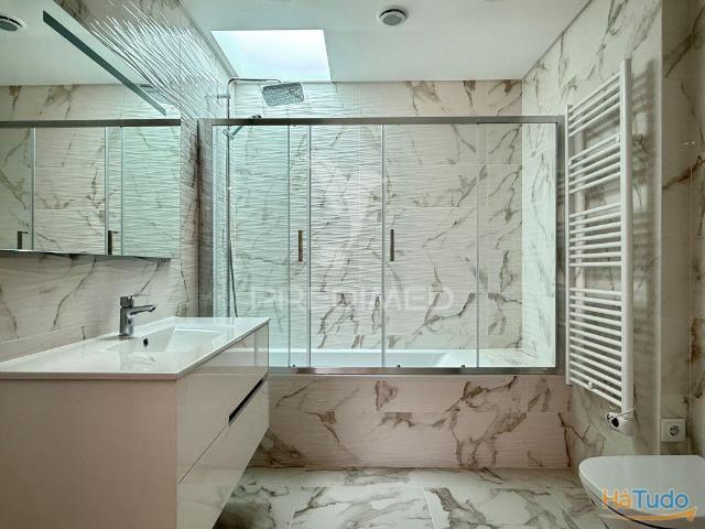 Apartamento T4 Premium em condomínio privado no Centro de Leiria | 26084086253