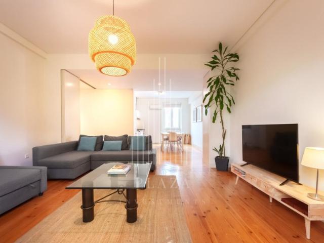 Apartamento T4 Premium junto ao Mercado do Bolhão | AL Licenciado | Investimento com negócio em funcionamento
