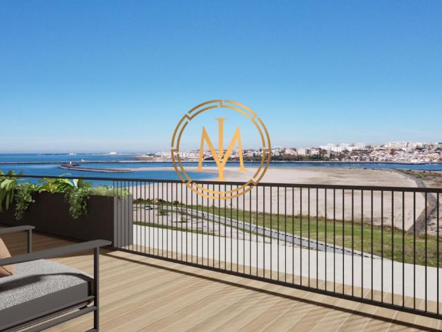 Apartamento T4 primeira linha de mar Penthouse Gaia