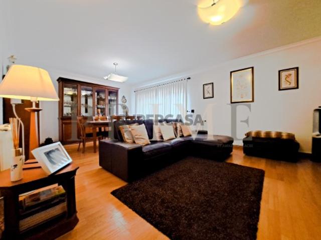 APARTAMENTO T4 C/ PARQUEAMENTO PRIOR VELHO