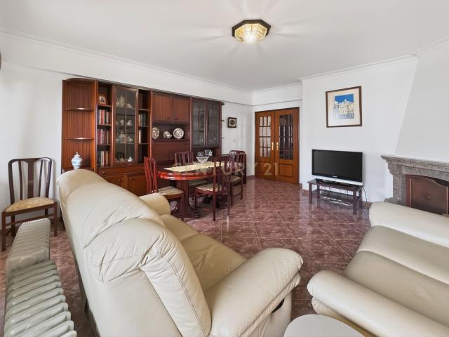 Apartamento T4 – Quinta da Marialva, Corroios