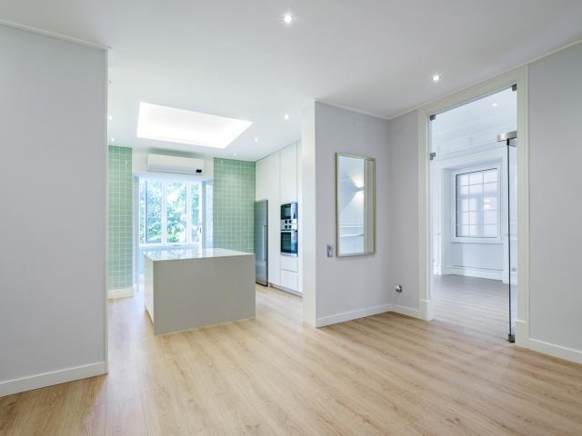 Apartamento T4 remodelado nas Avenidas Novas, em Lisboa