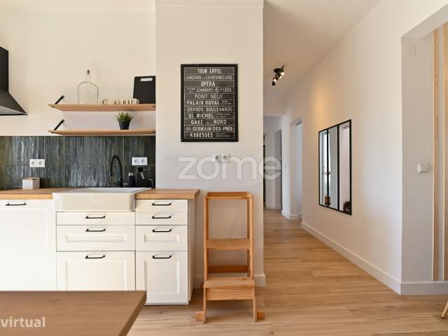Apartamento T4 remodelado no centro do Montijo