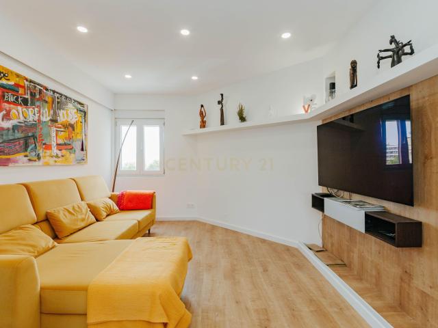 Apartamento T4 Remodelado nos Olivais – Lisboa | Excelente Localização e Oportunidade de Investimento