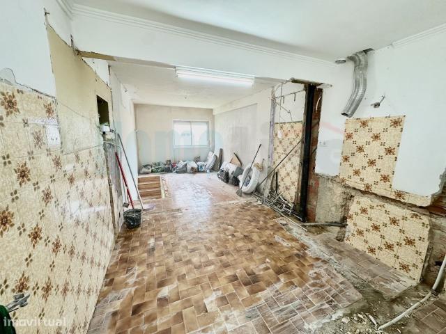 Apartamento T4 Remodelado Charquinho, Benfica