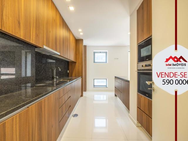 Apartamento T4 | Renovado | Boavista | Casa da Música