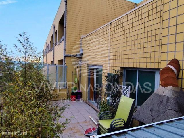 Apartamento T4 Recuado, com vistas panormicas, em Rio Tinto