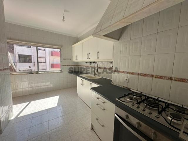 Apartamento T4 nas Mercês Rio de Mouro