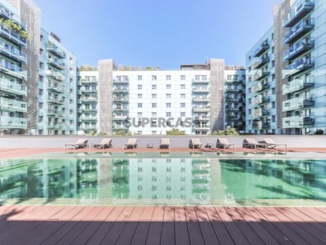 Apartamento T5+1 de Luxo para Venda no condomínio Jardins de São Lourenço, Lisboa