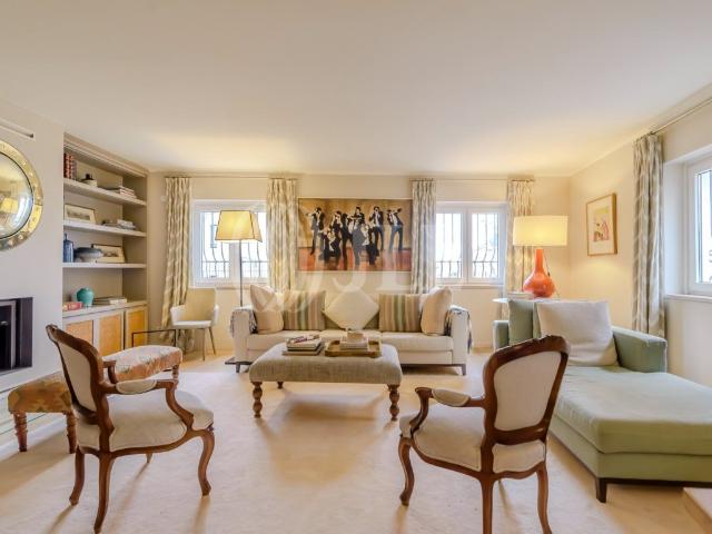 Apartamento T5+1 triplex, na Lapa, em Lisboa 0m² Estrela