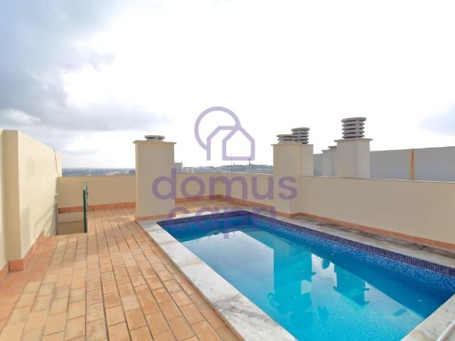 Apartamento T5 Triplex Penthouse com Piscina Privada e Garag. 0m² Faro sé e são pedro