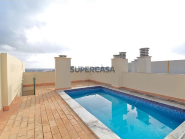 Apartamento T5 Triplex Penthouse com Piscina Privada e Garagem em Faro