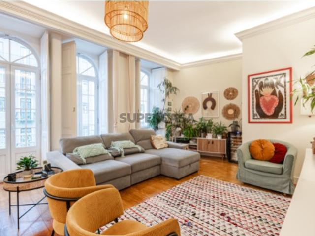 Apartamento T5 à venda em Arroios com 200 m2