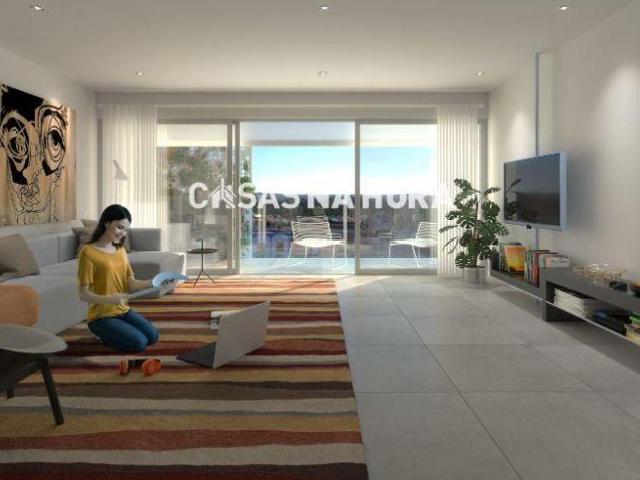 Apartamento T5 com garagem e arrecadação no centro de Lagoa Algarve | 26083193002