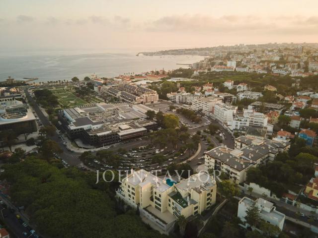 Apartamento T5 com Vista Mar no Estoril