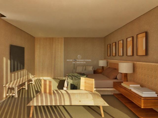 Apartamento T5, com vista mar, junto à praia do Tamariz