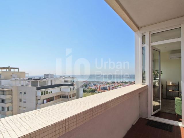Apartamento T5 com VISTA RIO no Restelo, Lisboa