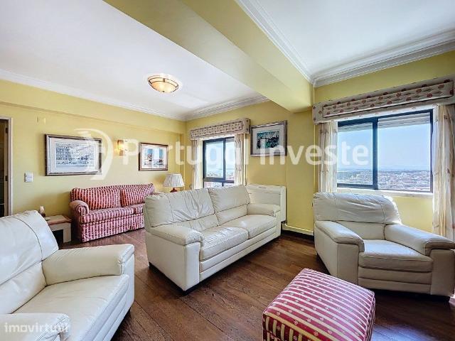 Apartamento T5 de Sonho com Vista para o Tejo c/ garagem parte.