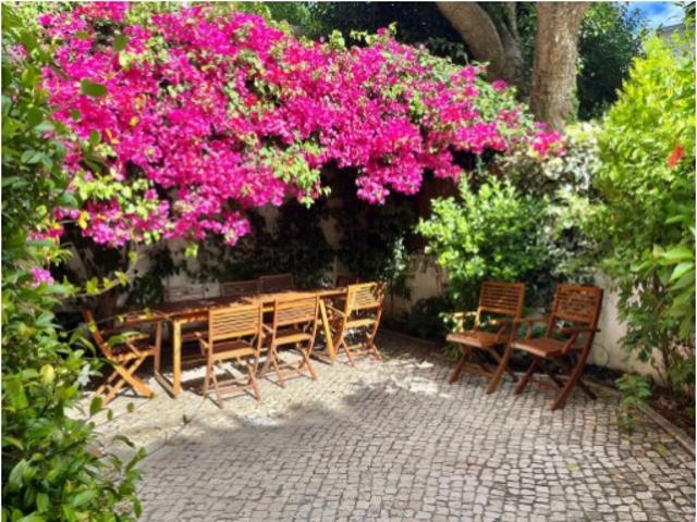 Apartamento T5 duplex com jardim de 35m2 no Campo Mártires da Pátria, Lisboa