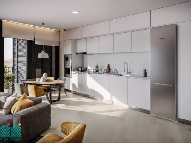 Apartamento T5 Duplex com Lugares de Garagem em Aveiro
