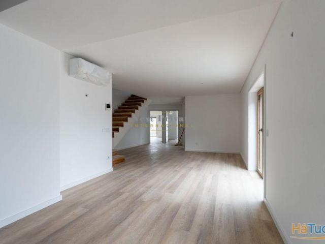Apartamento T5 Duplex Antas | 26054060242