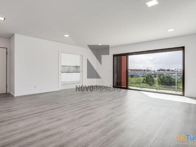 Apartamento T5 Duplex | Box Privativa | Terraço com Churrasqueira | Construção Moderna | Montijo | 26084005791