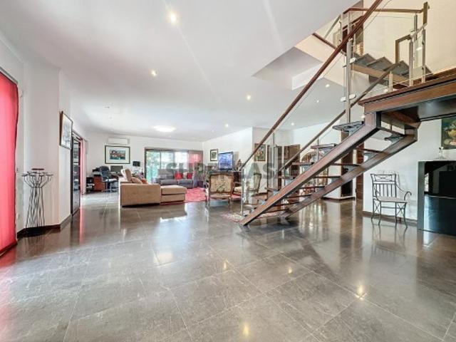 Apartamento T5 Duplex de Luxo, com Piscina Privada, Portimão