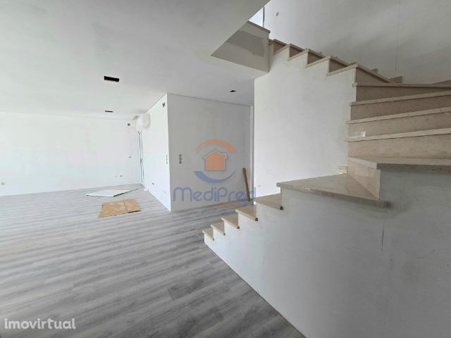 Apartamento T5 duplex em construção Montijo
