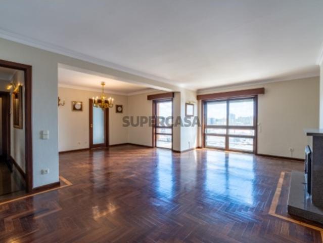 Apartamento T5 Duplex em Matosinhos