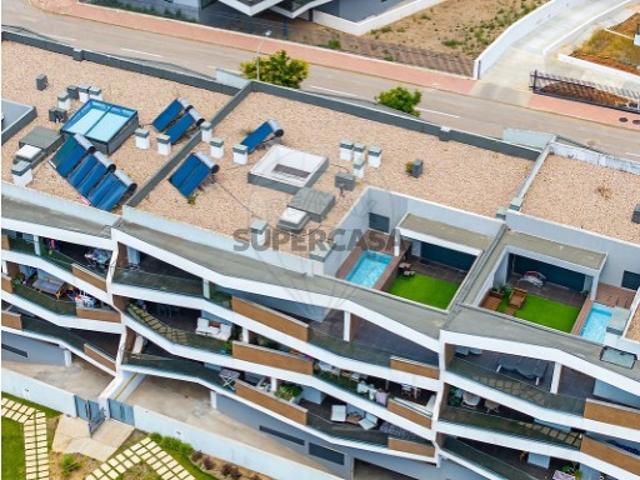 Apartamento T5 em Carnaxide e Queijas