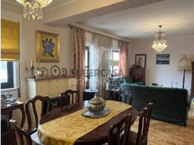 Apartamento T5 em Guarda