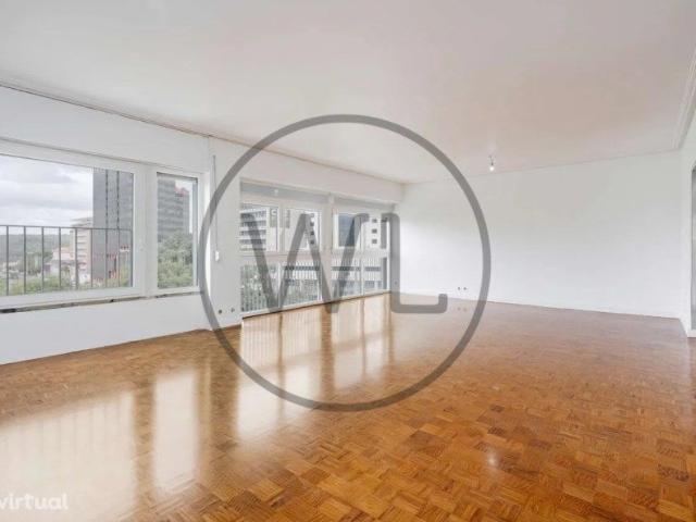 Apartamento T5 em Lisboa