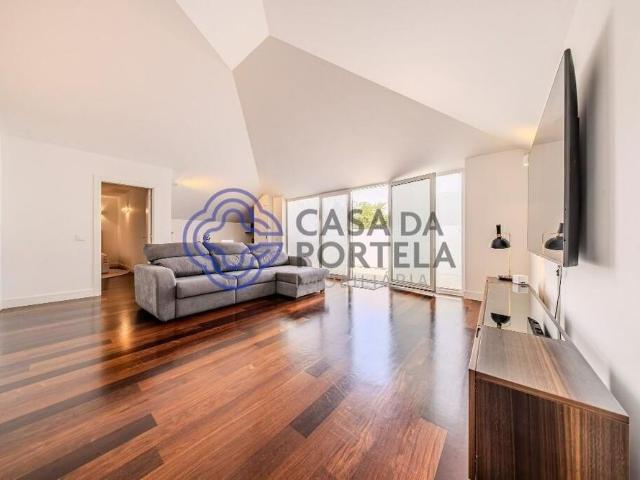 Apartamento T5 em Lisboa