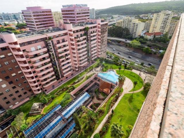 Apartamento T5 em São Domingos de Benfica
