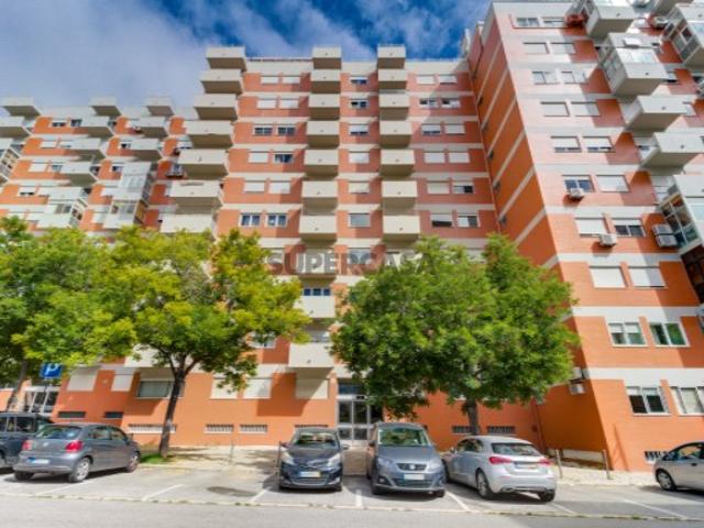 Apartamento T5 em São Domingos de Benfica