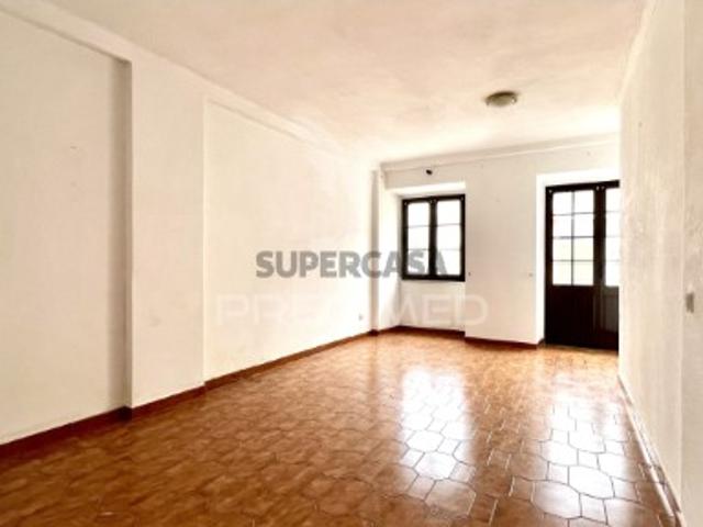 Apartamento T5 em São Sebastião