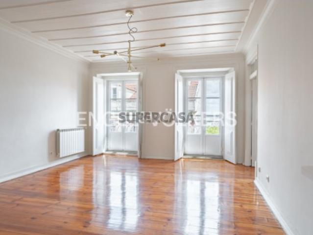 Apartamento T5 em Santos com vista Rio