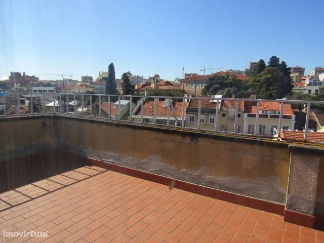 Apartamento T5 na Av. Almirante Reis / Anjos com Terrao So Jorge.