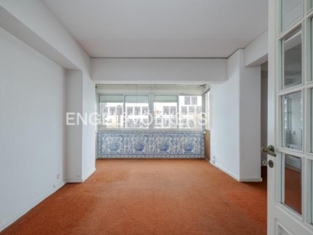 Apartamento T5 nos Olivais
