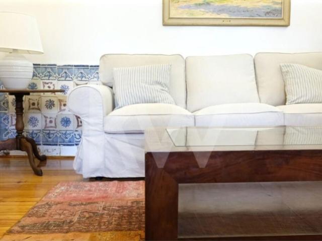 APARTAMENTO T6 COM JARDIM | INSERIDO EM ANTIGO PALACETE POMBALINO | LAPA | SANTOS O VELHO